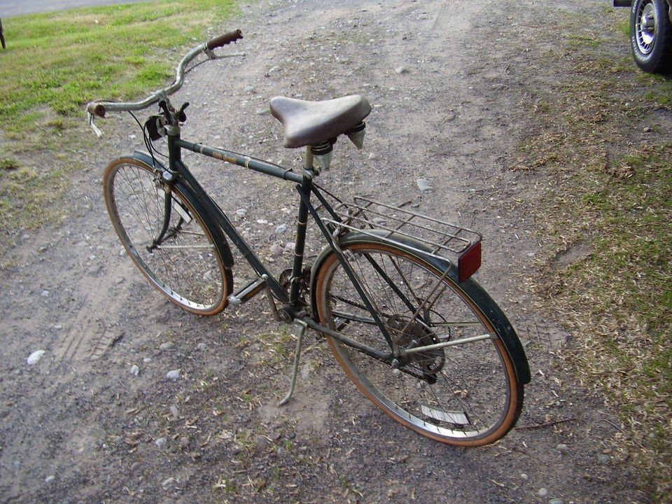 Farm Fresh 80`s Vintage  Free Spirit Mens 10 Speed Bicycle.