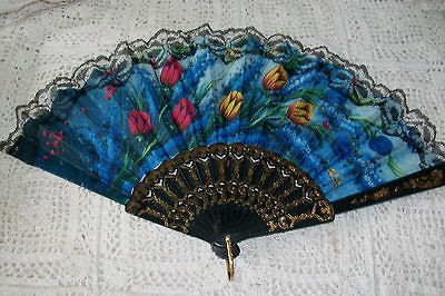 Lace Fan in Clothing, 