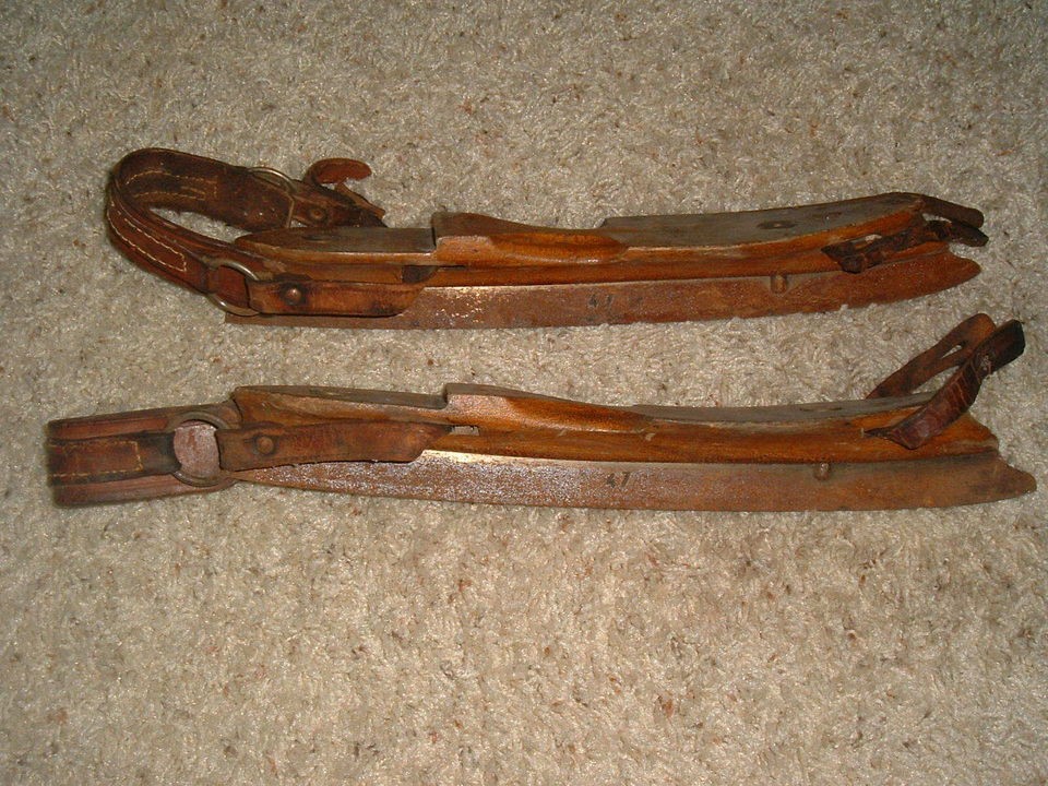 antique ice skates in Primitives