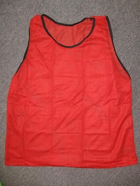 12 SCRIMMAGE VESTS PINNIES SOCCER YOUTH RED ~ NEW