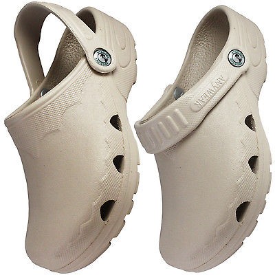 NWT Cherokee Anywear DocII Unisex Nursing Clogs Khaki   Women 5   Men 