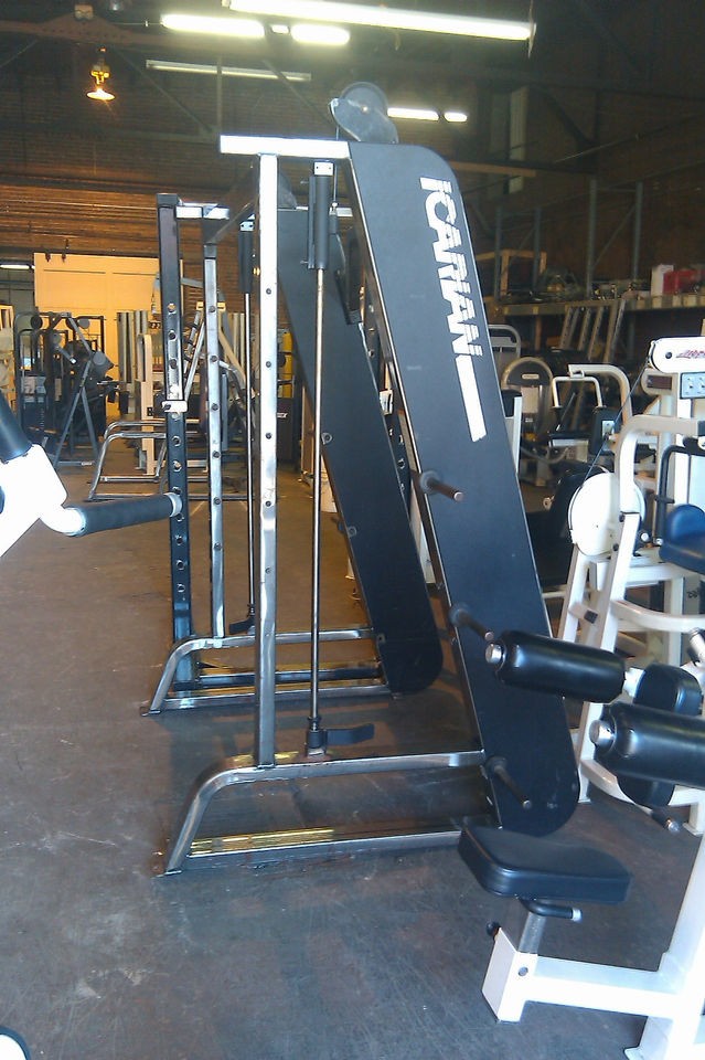 ICARIAN COUNTER BALANCED SMITH MACHINE