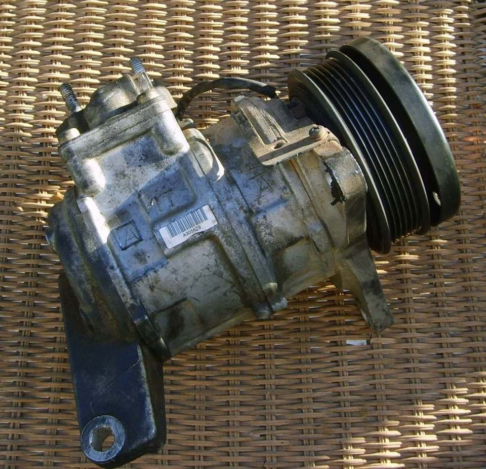 2000 Chrysler Town and Country AC A/C Compressor