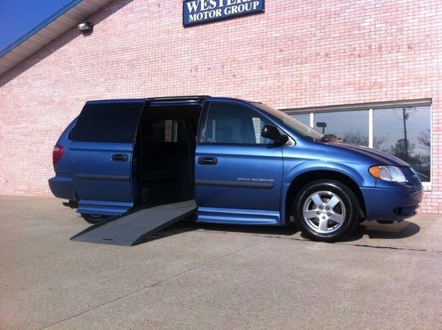 Dodge  Grand Caravan Entervan 2007 Dodge Grand Caravan Wheelchair Van 