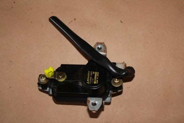 1993 1994 Mitsubishi Diamante Lock Actuator Rear LH