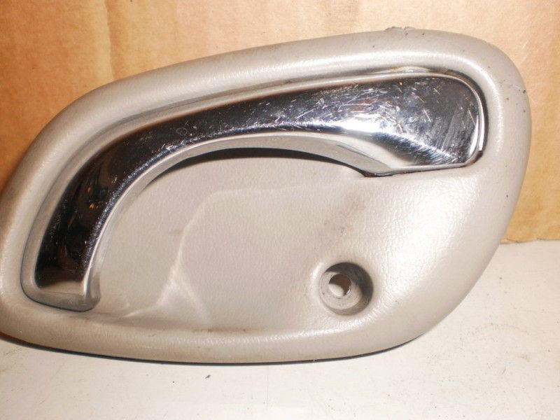 04 SUZUKI VITARA XL 7 DOOR HANDLE