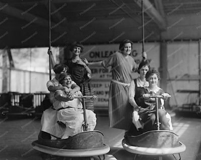 bumper car in Amusement Parks