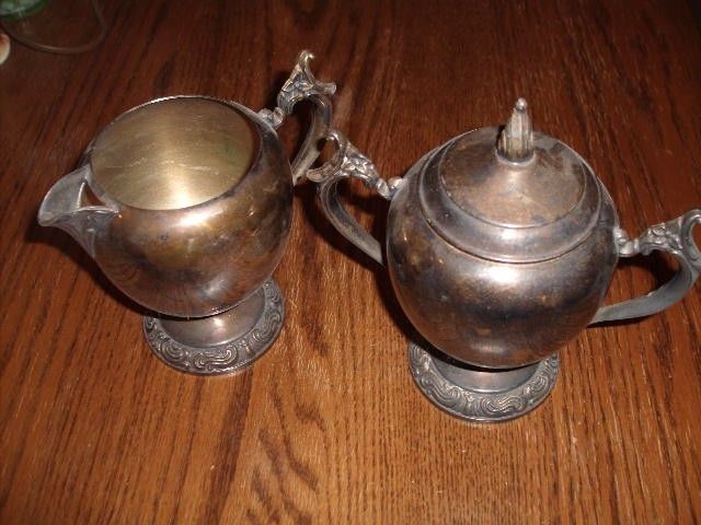 FB Rogers Silver Co. Lidded Sugar Bowl & Creamer Nice Set