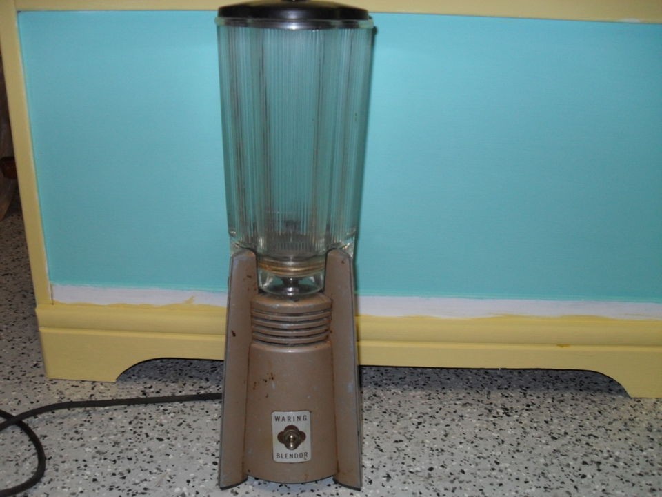 Vintage WARING Blendor Blender FCI 15 w/ PYREX Glass Milkshakes Works 