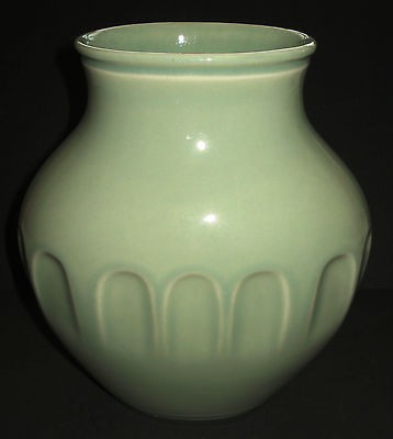   CENTURY MODERN HYALYN PORCELAIN VASE CELADON NORTH CAROLINA POTTERY