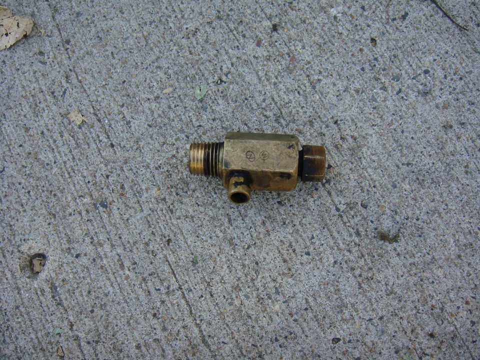   430 F935 755 YANMAR ENGINE 3TNA72 COOLANT DRAIN VALVE   