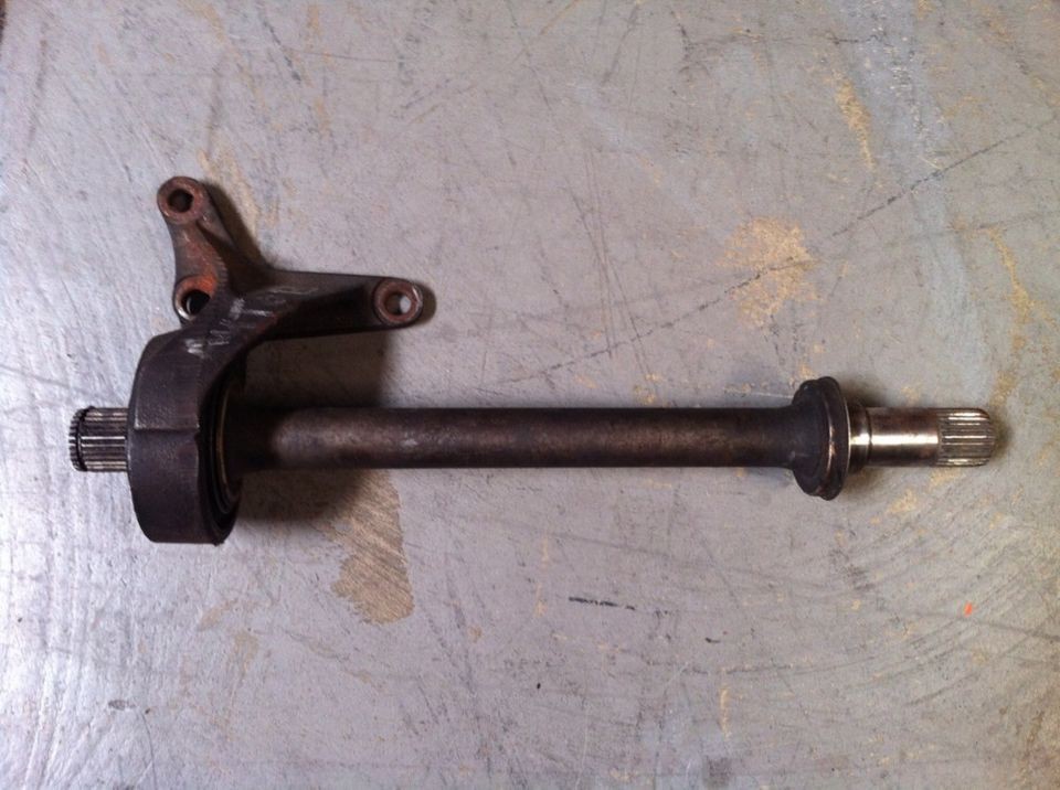   01 Acura Integra Half Shaft Mid Drive Axle. Automatic. 97 01 Honda CRV