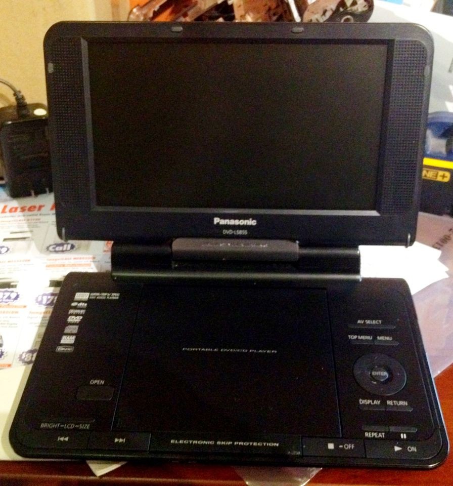 PANASONIC DVD LS855 PORTABLE DVD/CD PLAYER 8.5 COLOR BLACK, GRADE A