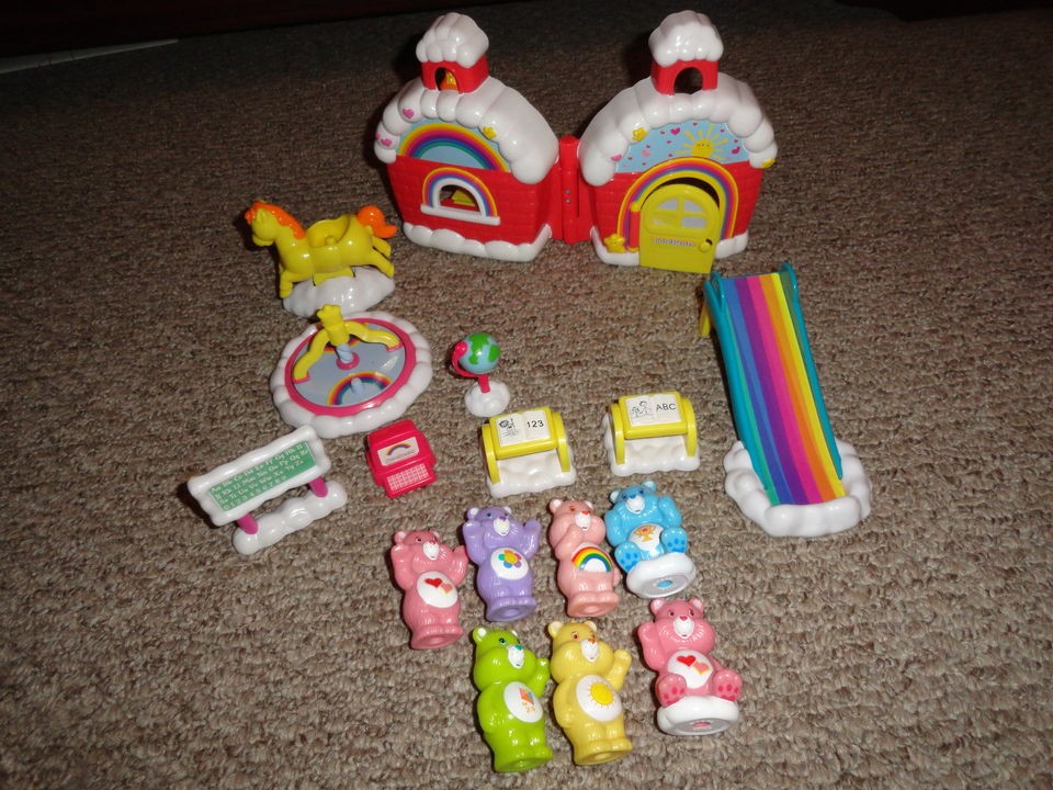 CARE BEARS CARE A LOT SCHOOL WITH EXTRA CARE BEARS 16 PIECE SET LOT *