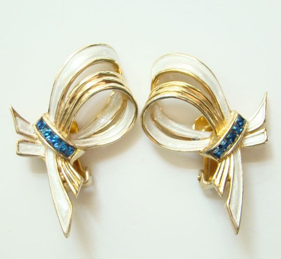 Vintage 1937 49 Marcel Boucher Earrings Phrygian Cap White Enamel 