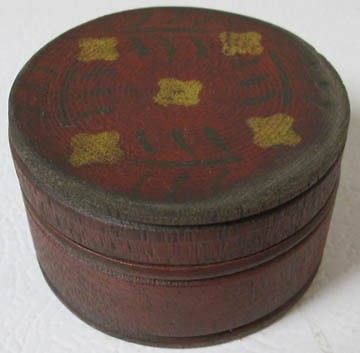 ANTIQUE HAND TURNED WOOD RING BOX #D454