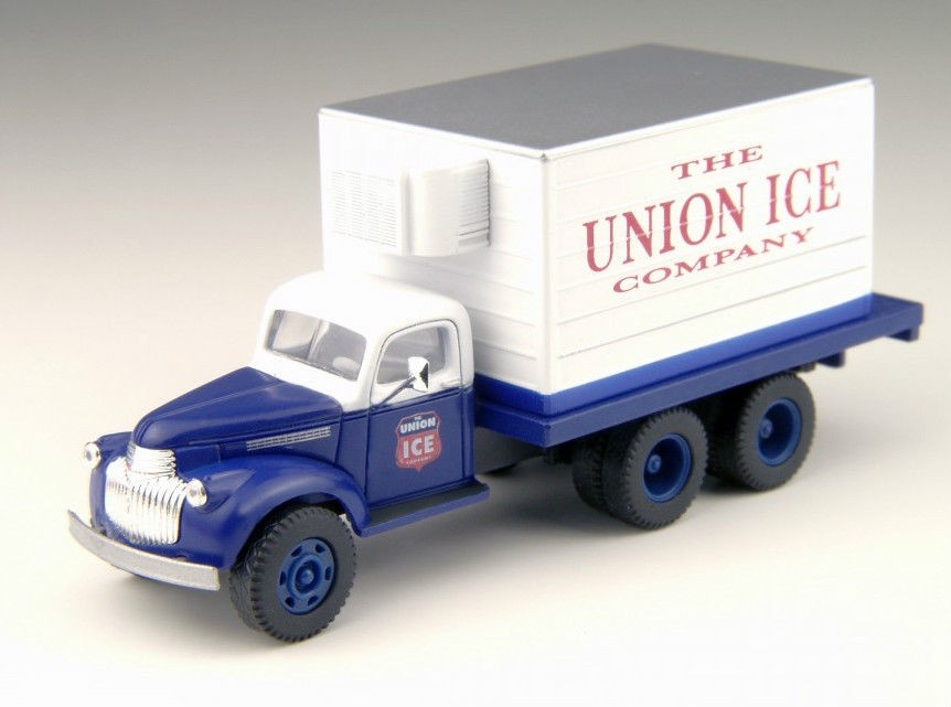 1941 46 CHEVROLET DELIVERY TRUCK w/FREEZER~UNION ICE~187th / HO Scale 