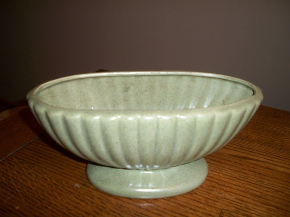 VINTAGE HAEGER POTTERY PLANTER Green Speckled Matte OVAL Boat Bowl 