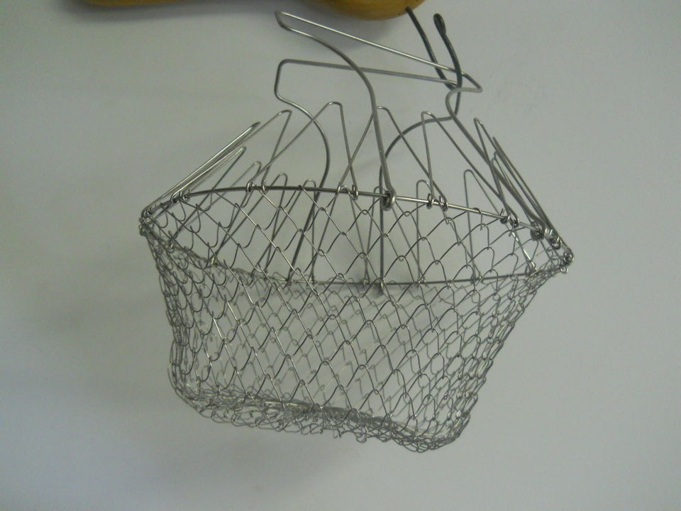 VINTAGE WIRE KITCHEN VEGETABLE WASHING BASKET