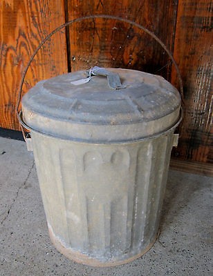 Small Vintage Galvanized Metal Trash Can w Lid/Handle Garbage 