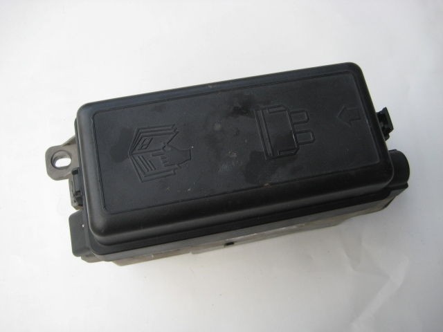 08 BMW Mini Cooper S TURBO ENGINE FUSE RELAY BOX BLOCK