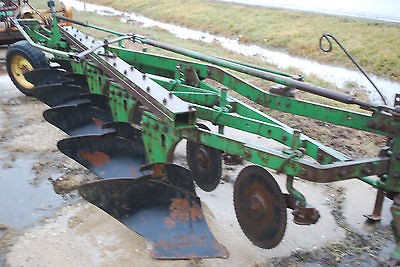 JOHN DEERE 5 BOTTOM 14 MOLBOARD PLOW