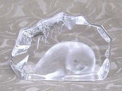 MATS JONASSON SWEDEN BABY SEAL LEAD CRYSTAL SCULPTURE PAPERWEIGHT 