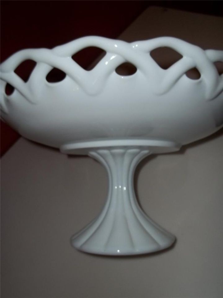    WESTMORELAND MILK GLASS DEEP DISH CAKE STAND RARE RIBBON WEAVE