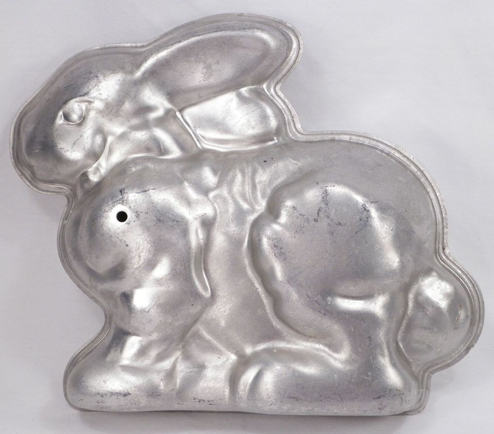   Rabbit Cake Pan Jello Mold 2 Piece Vintage Rice Krispie Centerpiece