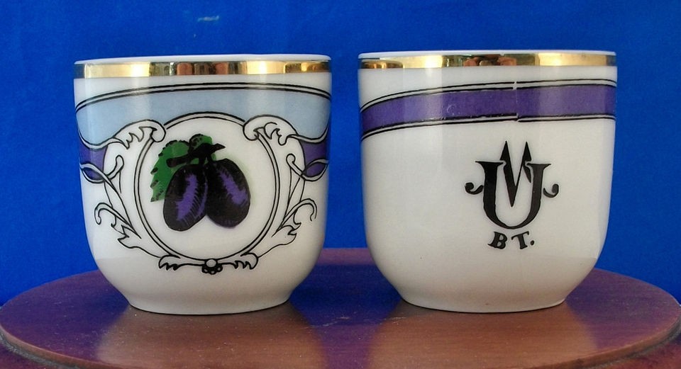 HOLLOHAZA Hungarian Porcelain Pair 2 Sake Liquor Liqueur Small Cups 