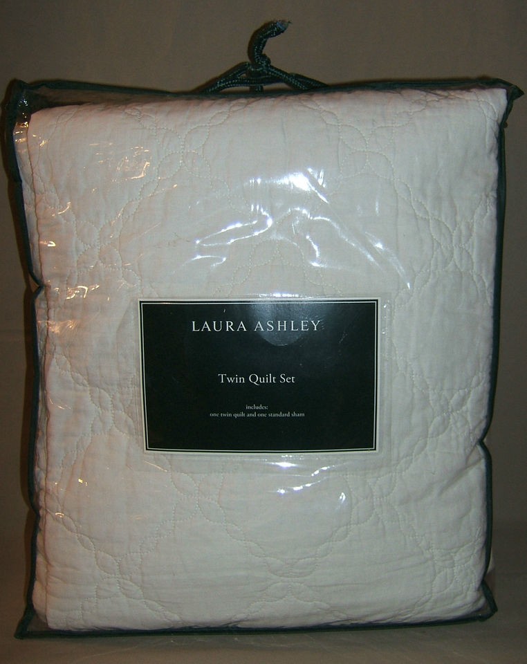 Laura Ashley Quilt Set