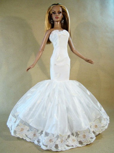   Bride Dress Outfit Tyler Sydney Brenda Gene Alex Tonner AvantGuards