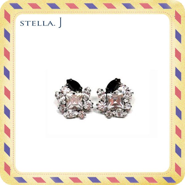 Stella.J] Stud Earrings with Black Boat Shaped Stone w/Swarovski 