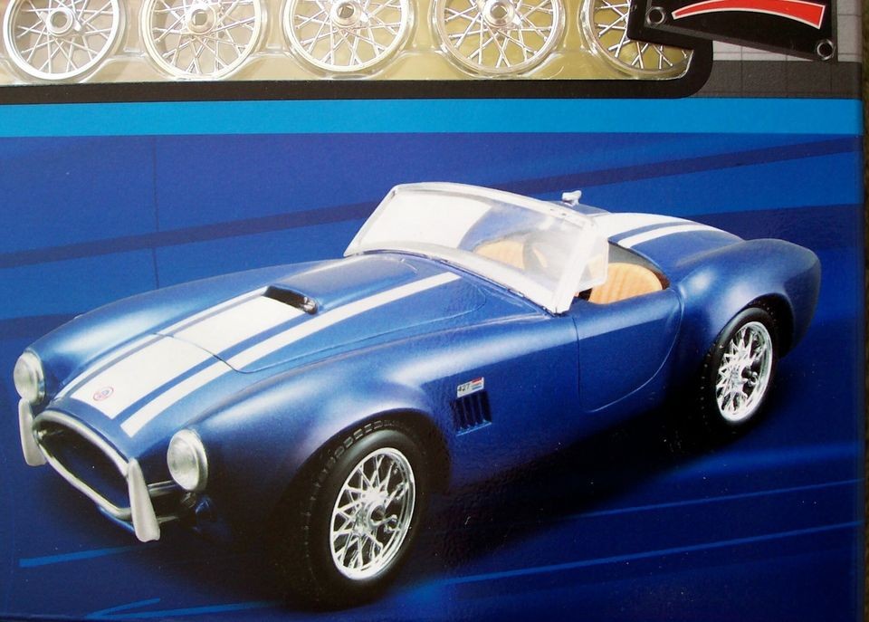 1965 SHELBY COBRA 427 DIE CAST MODEL CAR KIT by MAISTO   SCALE 124 