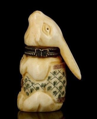 CHINESE CARVED STATUE OX BONE SNUFF BOTTLE RABBIT JEWELRY BOX