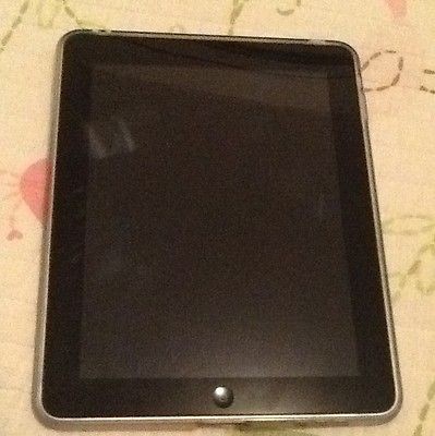 Apple iPad 1st Generation 16GB, Wi Fi, 9.7in   Black   Excellent 