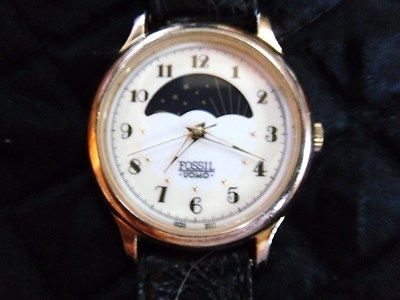 VINTAGE FOSSIL WATCH~EXTREMEL​Y RARE AUTHENTIC QUARTZ ~MOON PHASE~