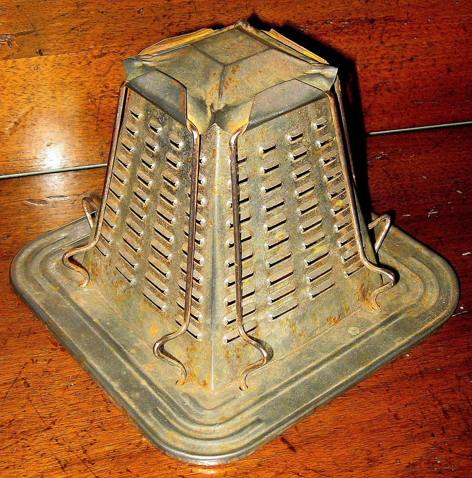 PRIMITIVE ANTIQUE~Intere​sting Old TIN 4 SLICE STOVETOP TOASTER