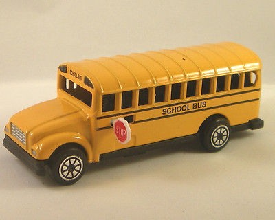 MINIATURE SCHOOL BUS YELLOW DIE CAST PENCIL SHARPENER