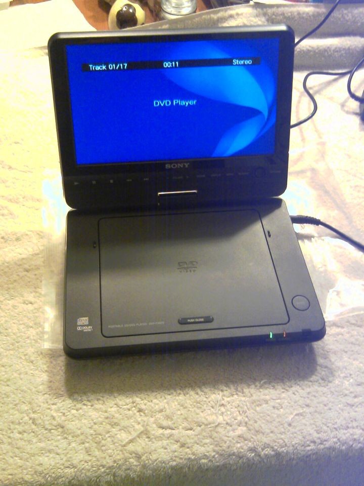 sony dvp fx970 9 portable dvd player in DVD & Blu ray Players