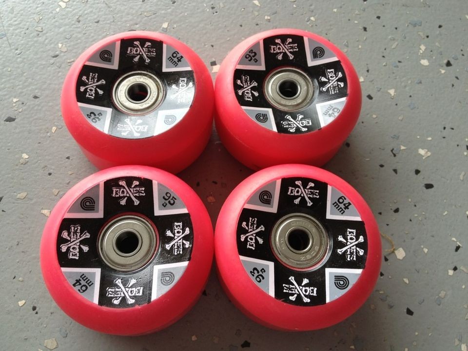 NOS POWELL PERALTA CROSS BONES HOT PINK 64mm 93a Duro 80s SB WHEELS