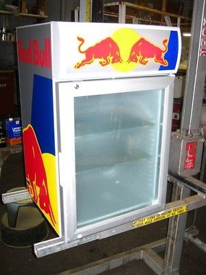 LIEBHERR RED BULL GASTRO COOLER 31 TALL LED LIGHT   2 SHELF   LOCAL 