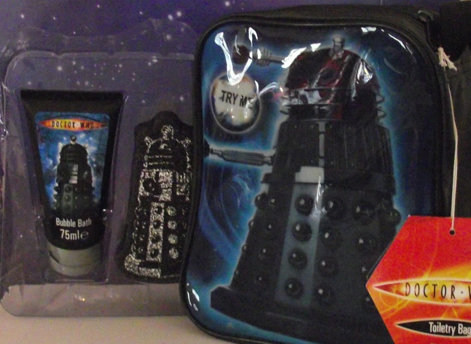 RARE DOCTOR WHO DALEK TOILETRY BAG +SPONGE + BUBBLES WORLDWIDE 