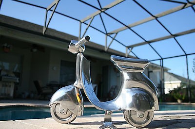 NEW VESPA Italian Designed Retro Scooter Handcrafted Metal   Ultra 