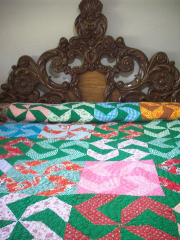 FAB VINTAGE WHIRLIGIG QUILT w/COWBOY FABRIC #D468