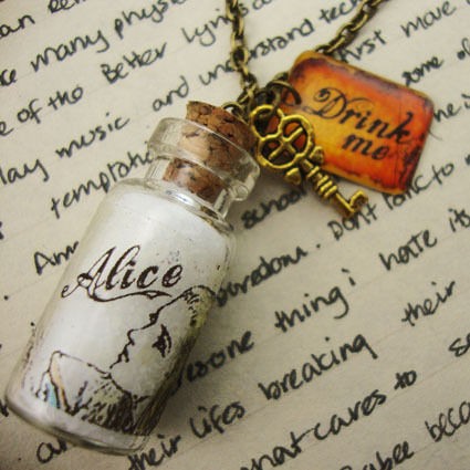 Alice in Wonderland Bottle With DRINK ME Tag and Key Necklace Kitsch