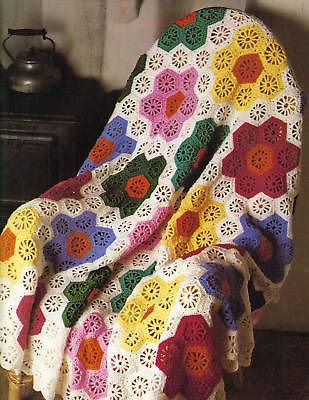 Vintage 60s Bold Flower Motif Afghan/Bedspre​ad Pattern