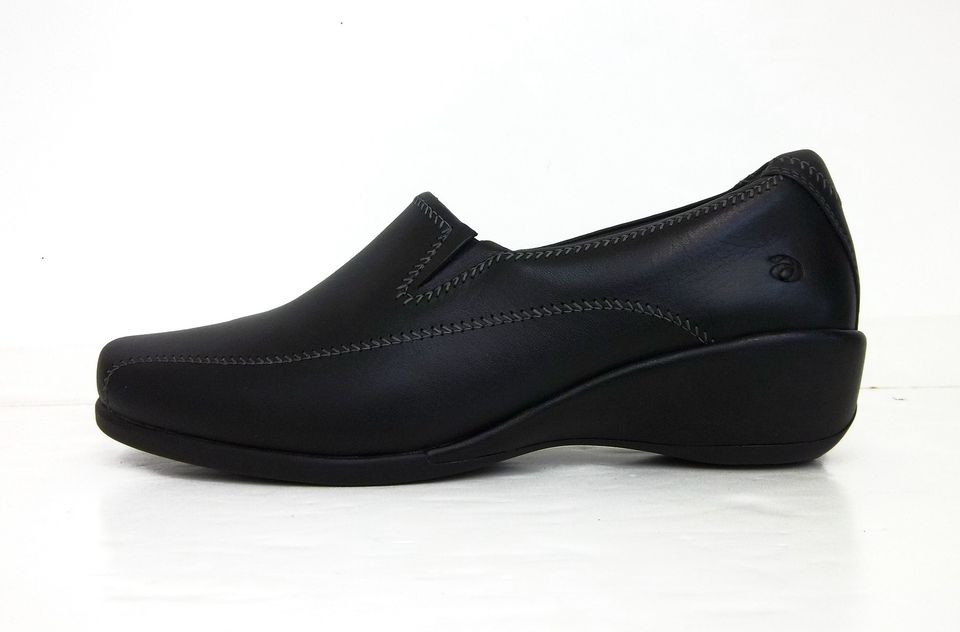 Aravon Womens Tia WST05BK Black Leather Slip On