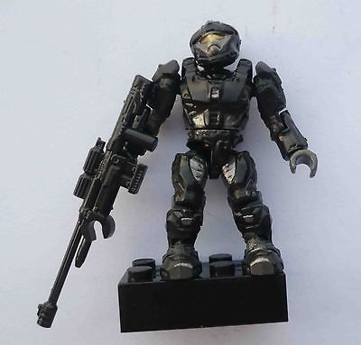 Mega Bloks HALO SOLIDER BLACK RECON SPARTAN Mini Minifigs w gun stand 