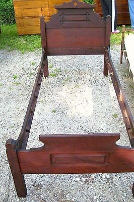 ANTIQUE VICTORAIN WALNUT YOUTH BED  antique childrens youth bed frame